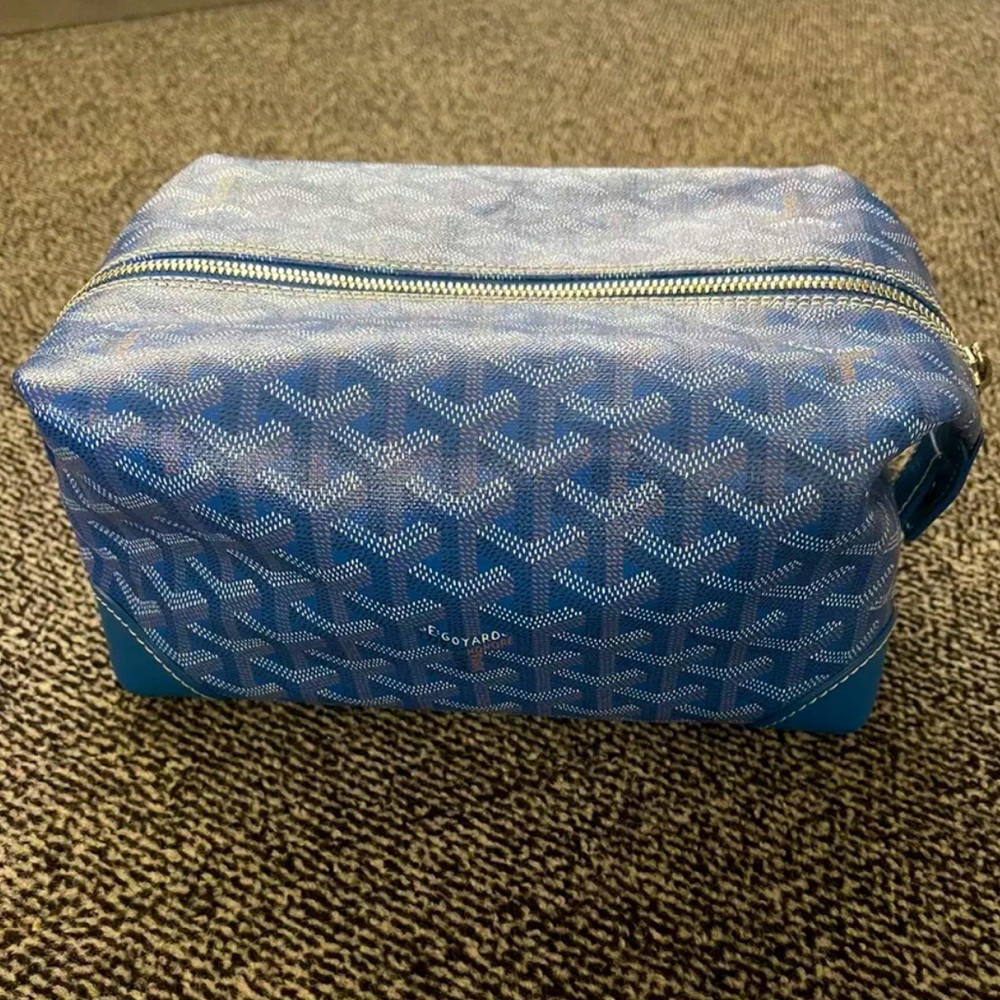 Auth Goyard Dopp Toiletry Bag in **Rare** light Blue